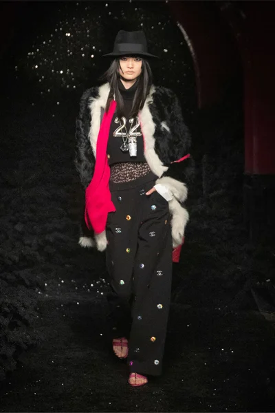 Look 48